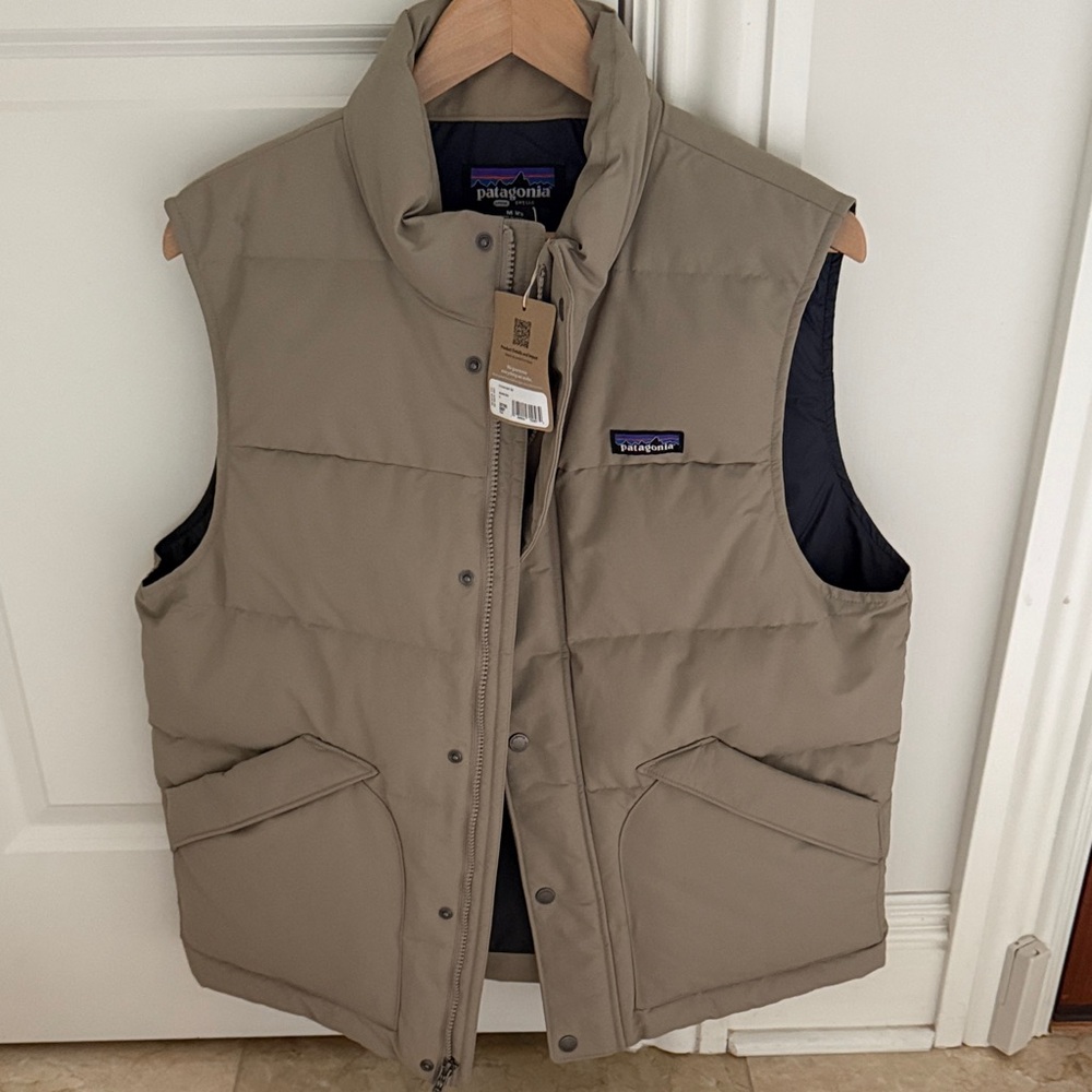 Patagonia Men's Beige Puffer Vest